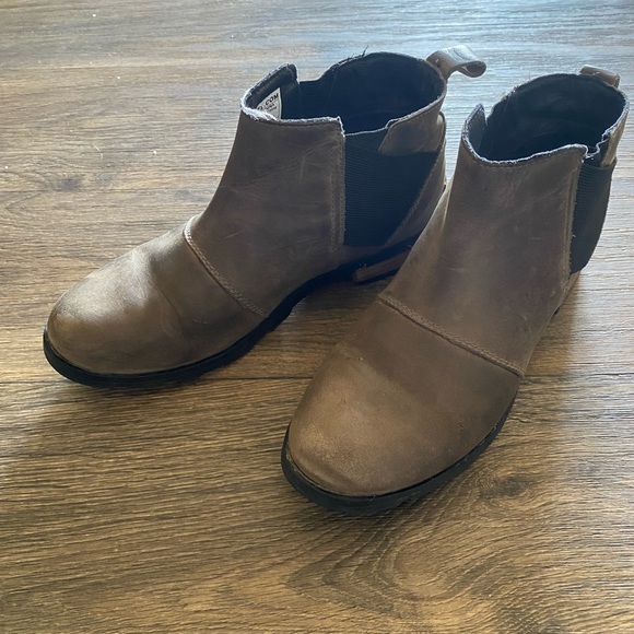 Sorel Boots - Picture 3 of 4